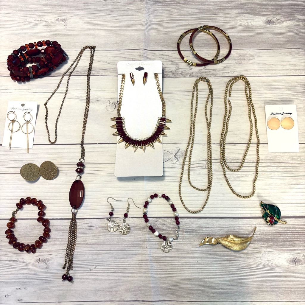 Jewelry Lot Of 15 Vintage To Now Gold Tone Necklaces Bracelets Earrings Brooches